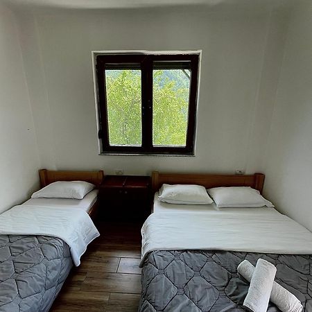 Lazer Cardaku Guesthouse Валбона Экстерьер фото