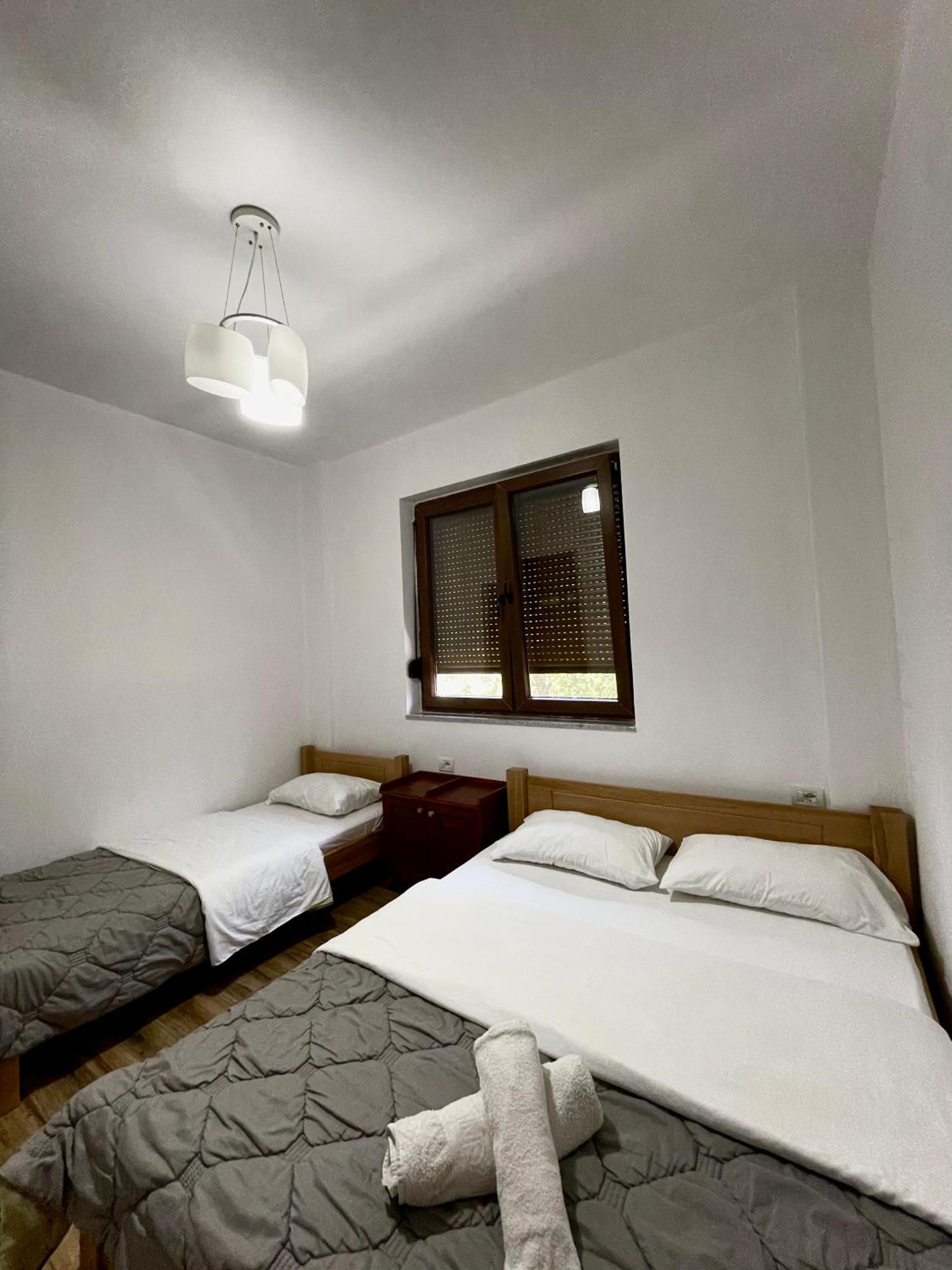 Lazer Cardaku Guesthouse Валбона Экстерьер фото