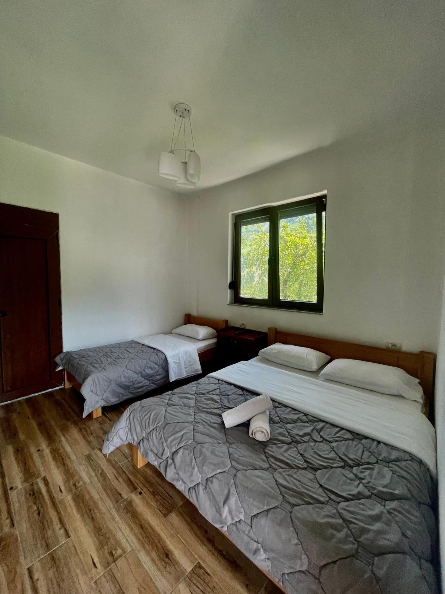 Lazer Cardaku Guesthouse Валбона Экстерьер фото