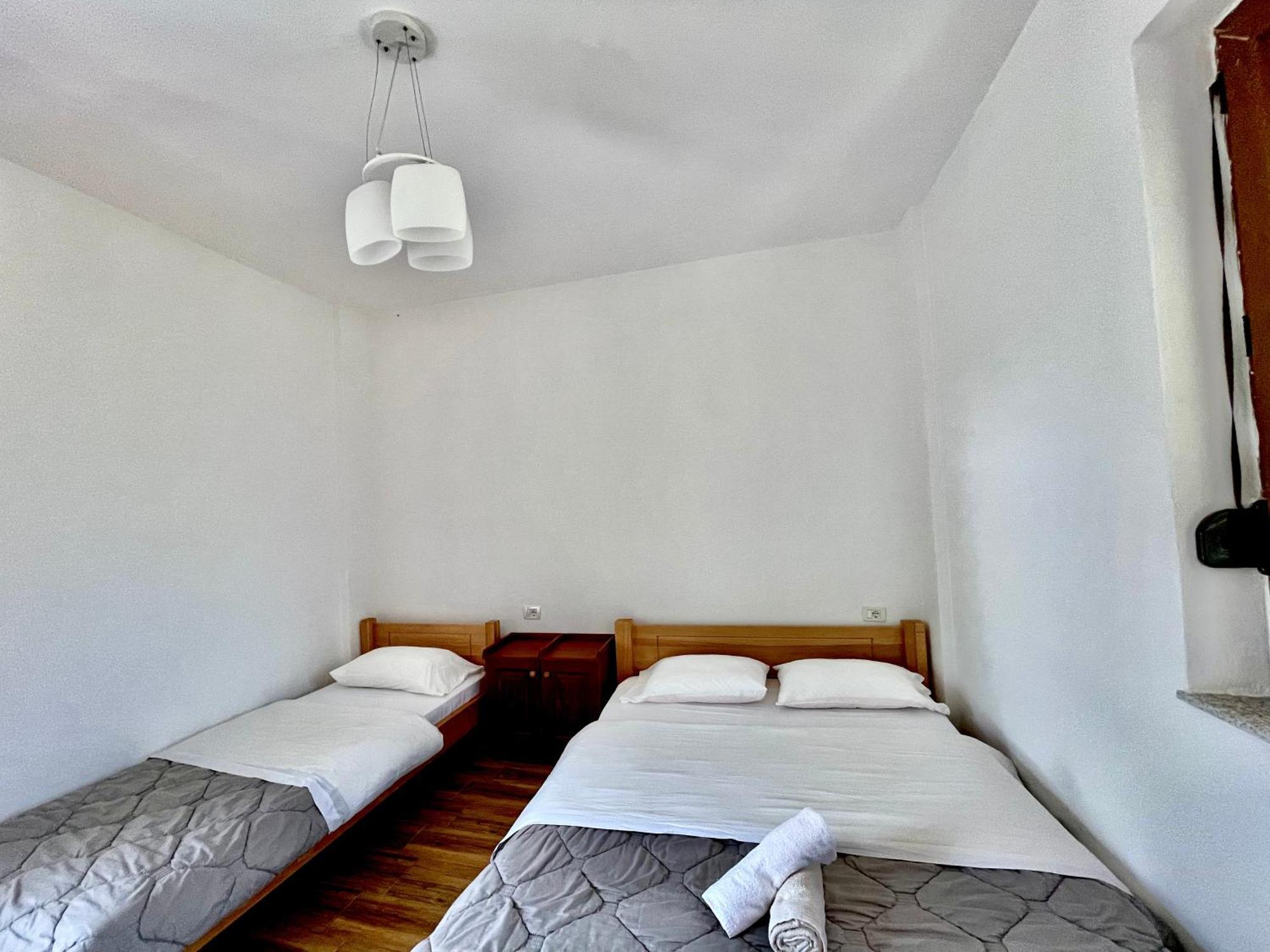 Lazer Cardaku Guesthouse Валбона Экстерьер фото