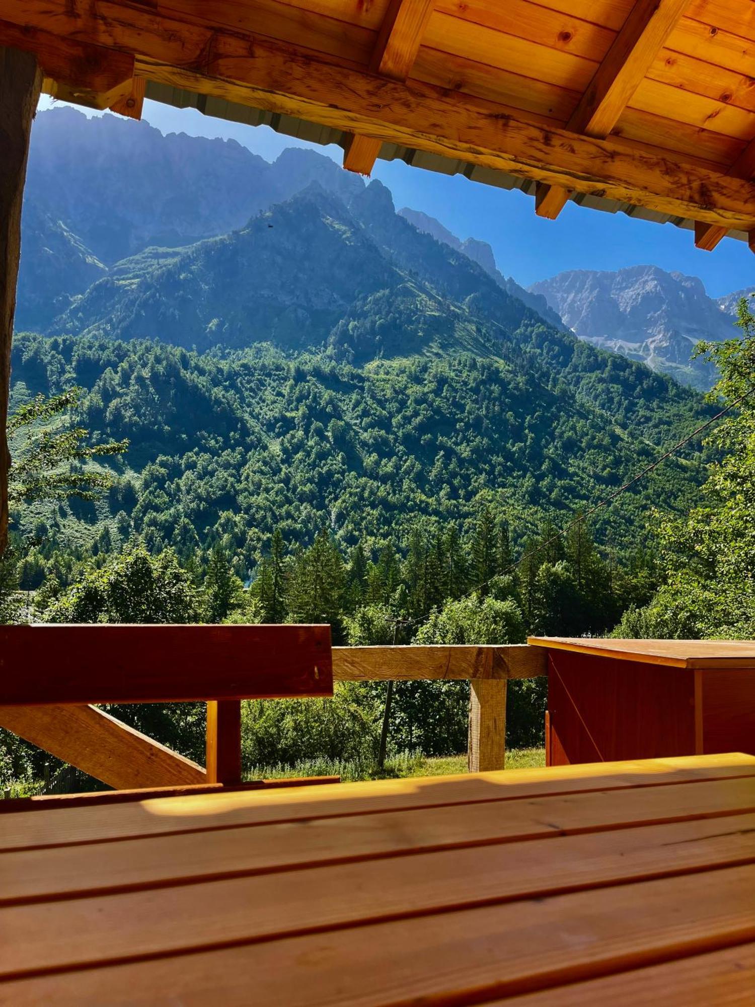 Lazer Cardaku Guesthouse Валбона Экстерьер фото