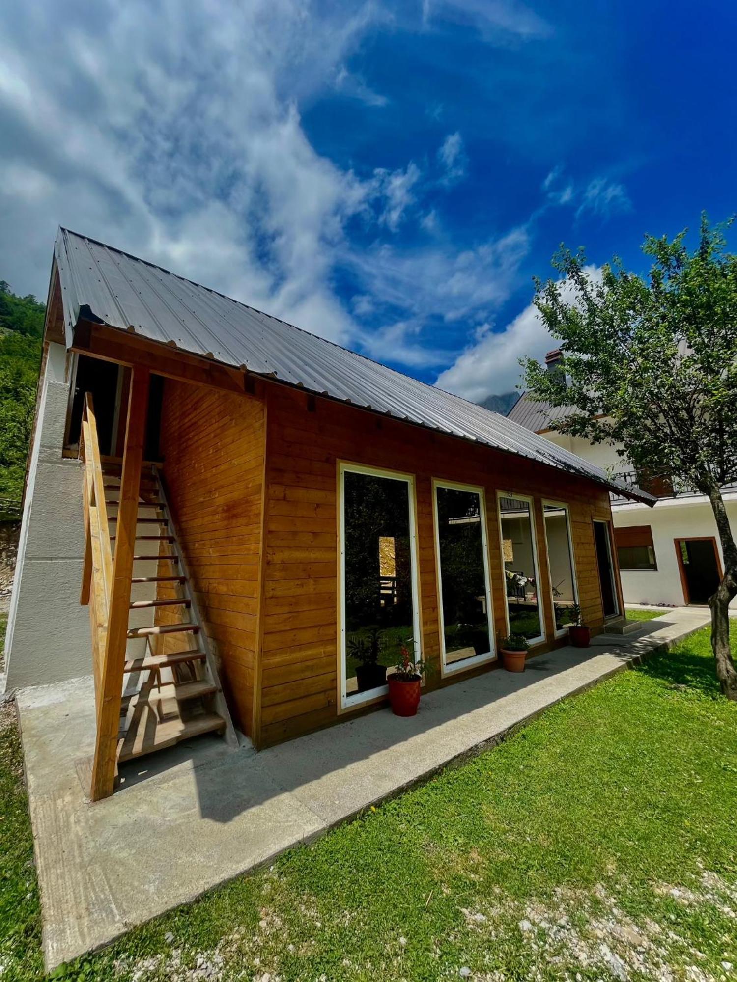 Lazer Cardaku Guesthouse Валбона Экстерьер фото