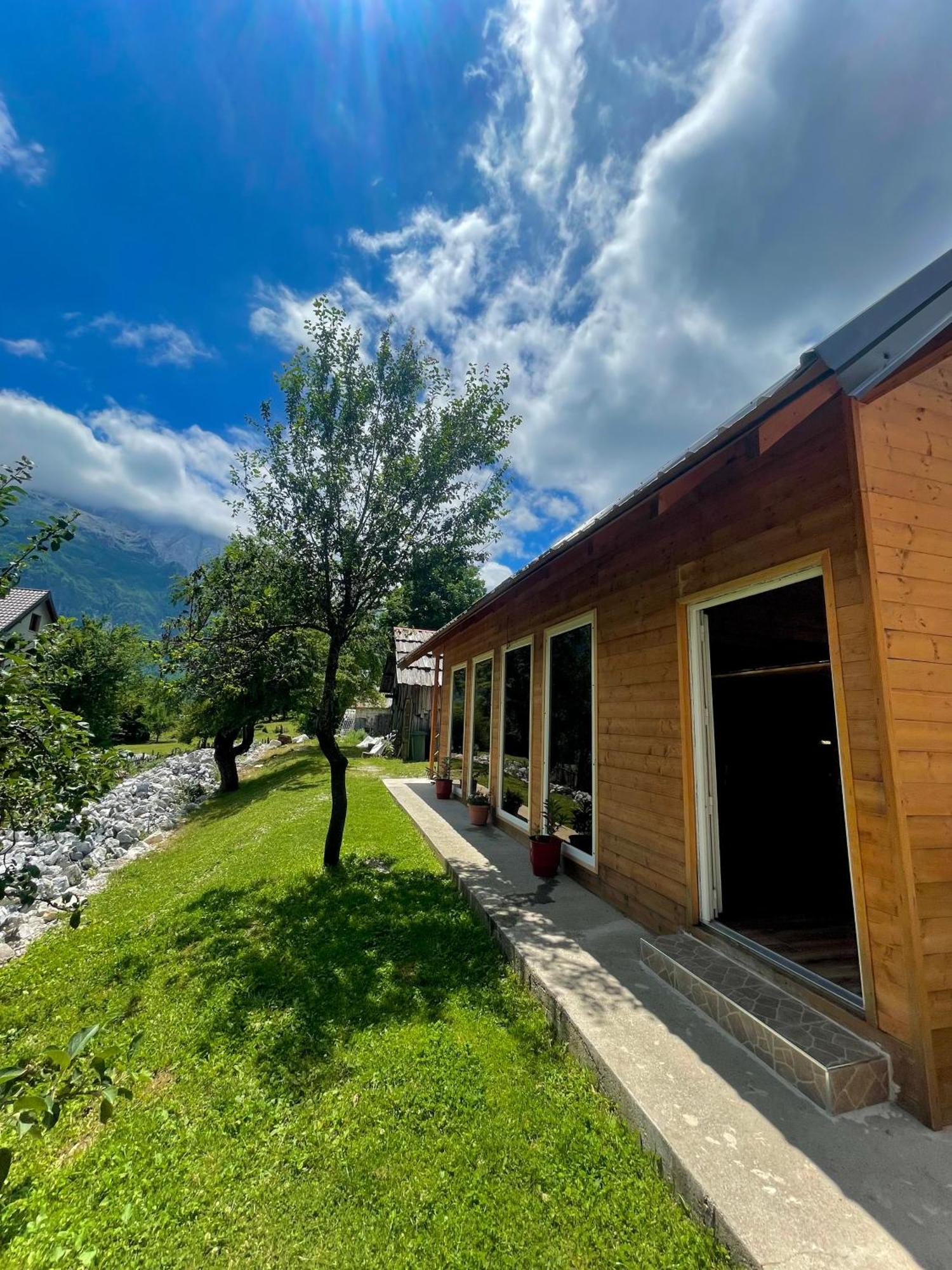 Lazer Cardaku Guesthouse Валбона Экстерьер фото