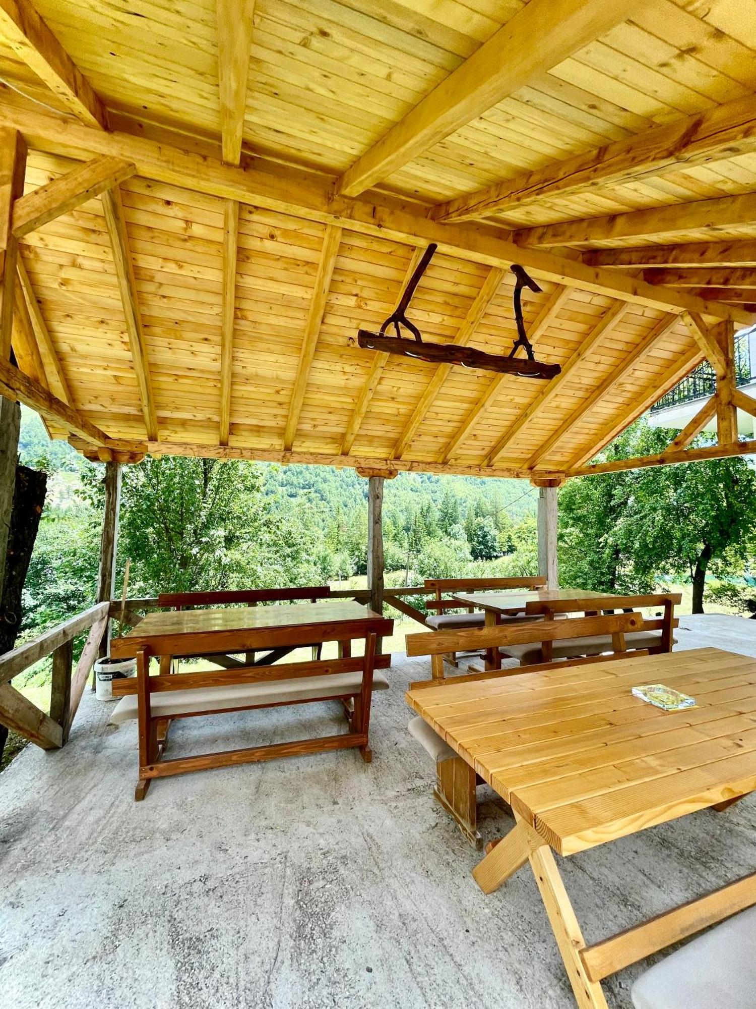 Lazer Cardaku Guesthouse Валбона Экстерьер фото